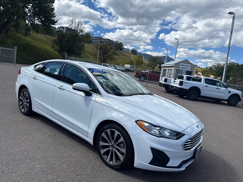 2020 Ford Fusion SE photo 3