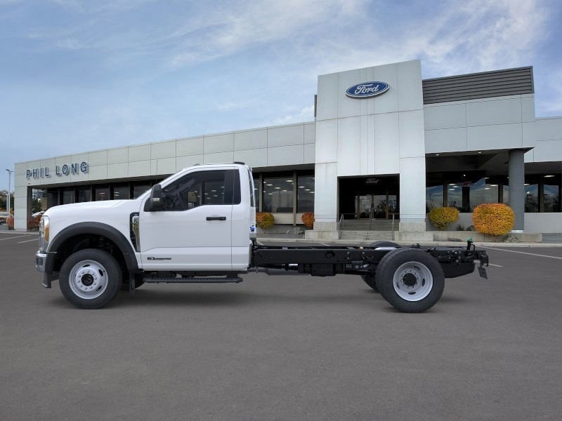 2026 Ford F-550 photo 3