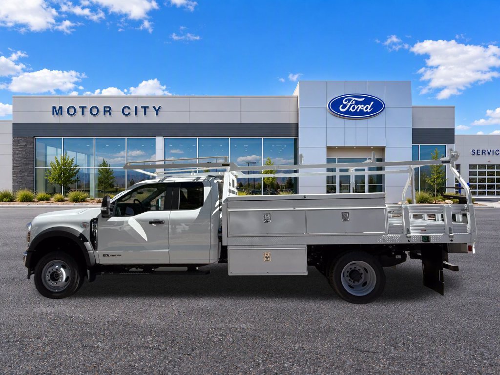 2025 Ford F-550 Super Duty Chassis Cab XL - Photo 4