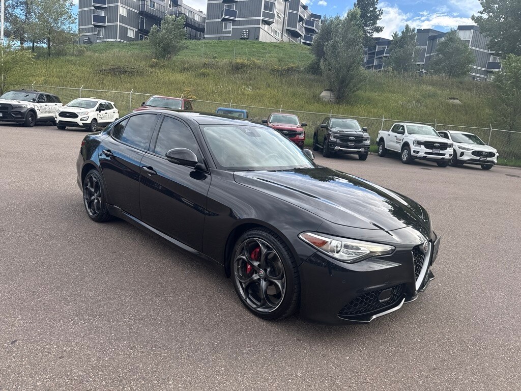 2018 Alfa Romeo Giulia Ti Sport photo 2