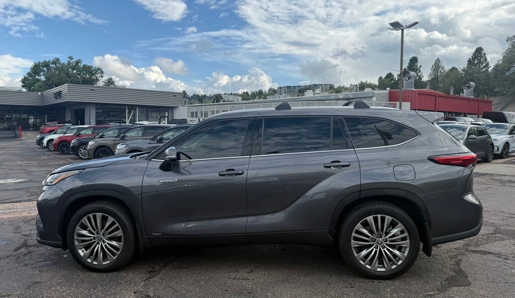 2021 Toyota Highlander Hybrid Platinum photo 4