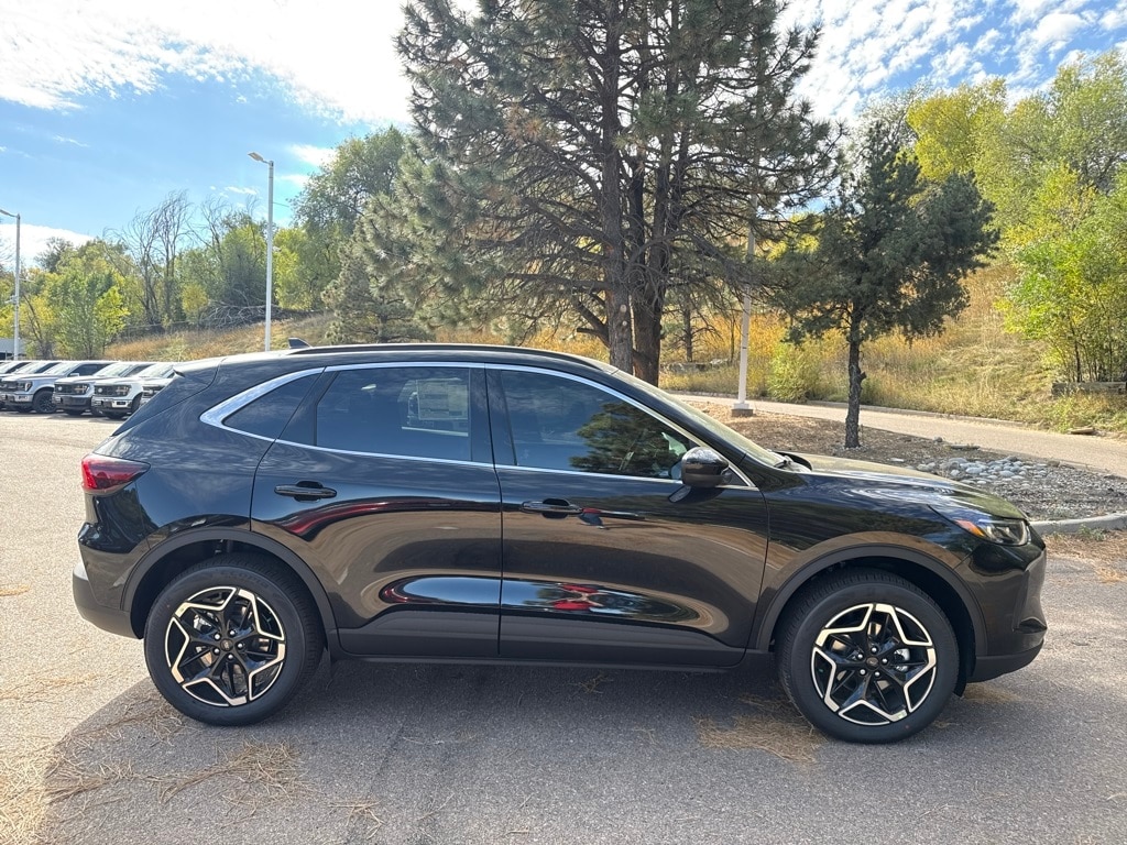 New 2026 Ford Escape Hybrid Platinum SUV