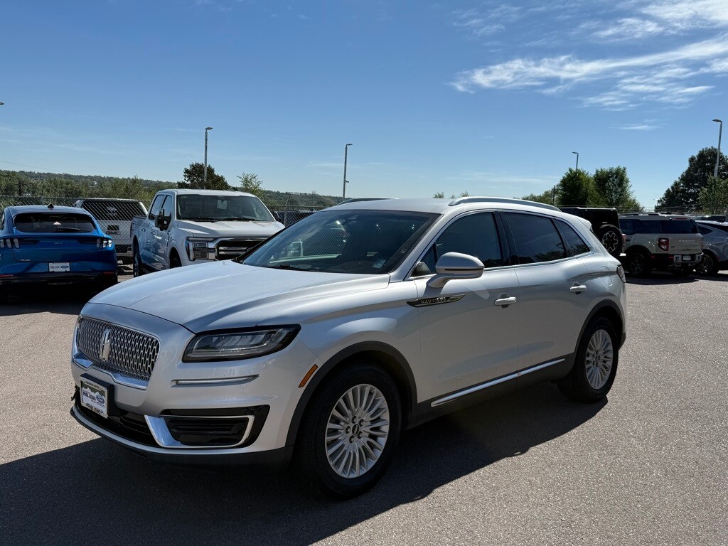 2019 Lincoln Nautilus Standard photo 3