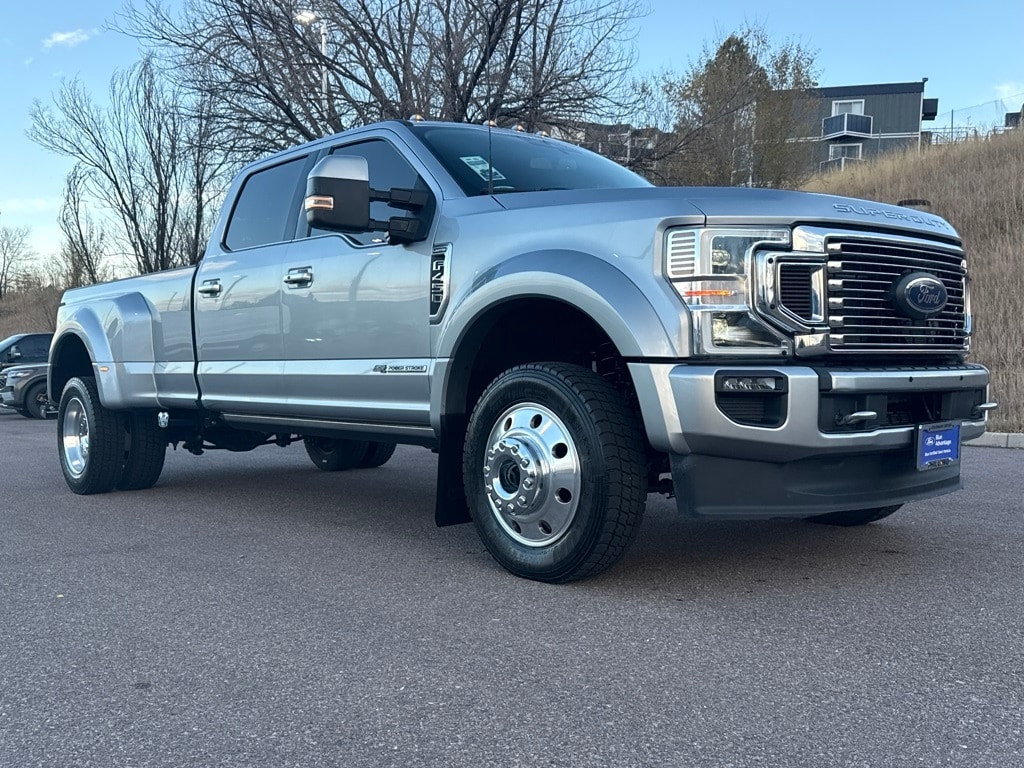 2022 Ford F-450 Super Duty Limited's photo