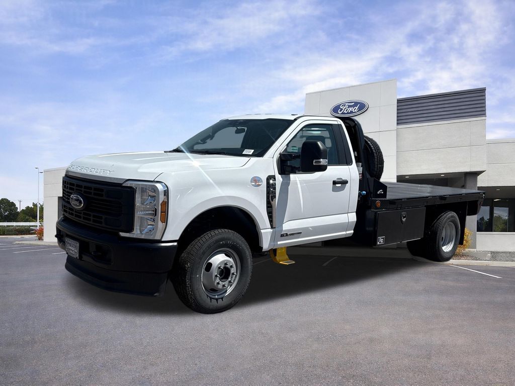 2026 Ford F-350 Super Duty Chassis Cab XL - Photo 3