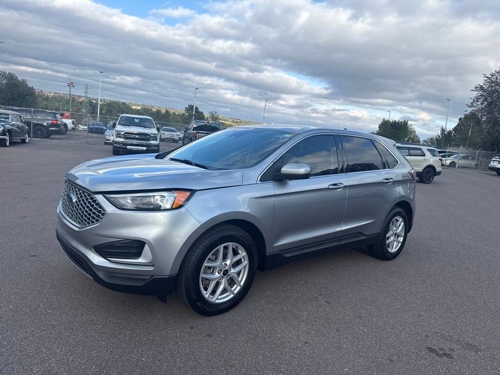 2024 Ford Edge SEL photo 2