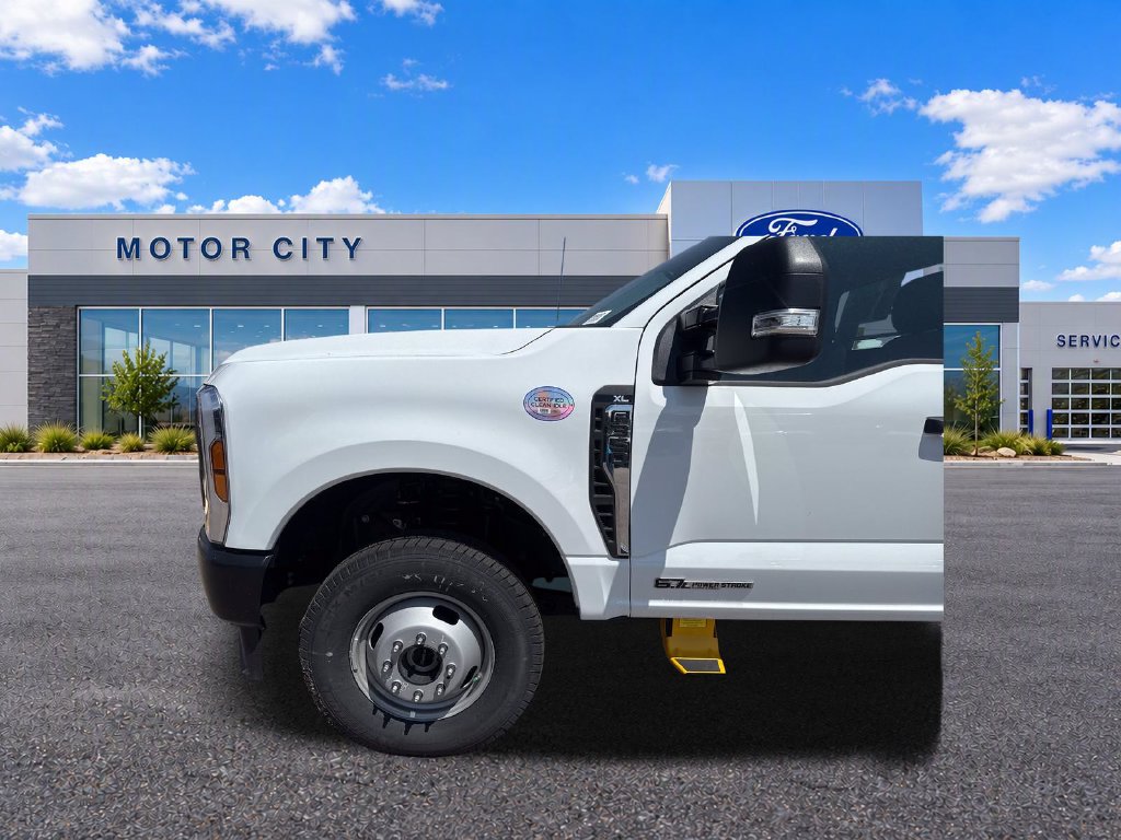 2026 Ford F-350 Super Duty Chassis Cab XL - Photo 24