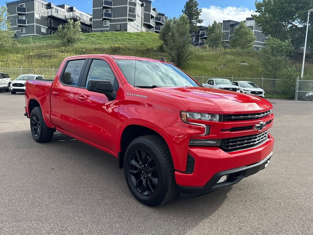 2021 Chevrolet Silverado 1500 RST photo 3