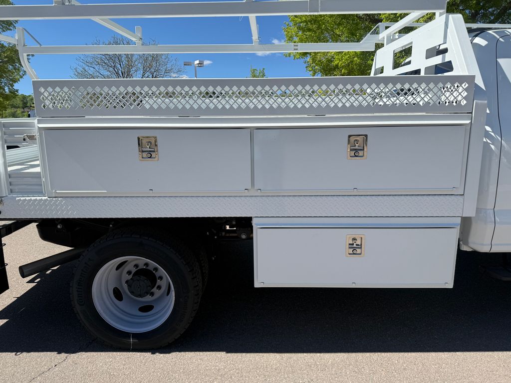 2025 Ford F-550 Super Duty Chassis Cab XL - Photo 11