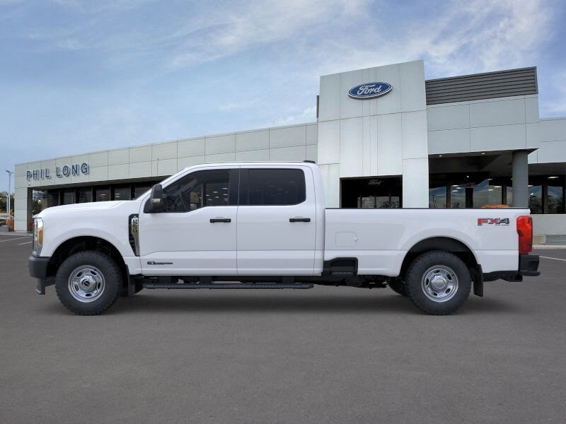 2025 Ford F-250 photo 3