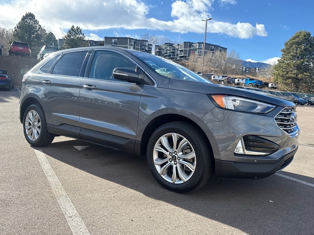 2024 Ford Edge Titanium's photo