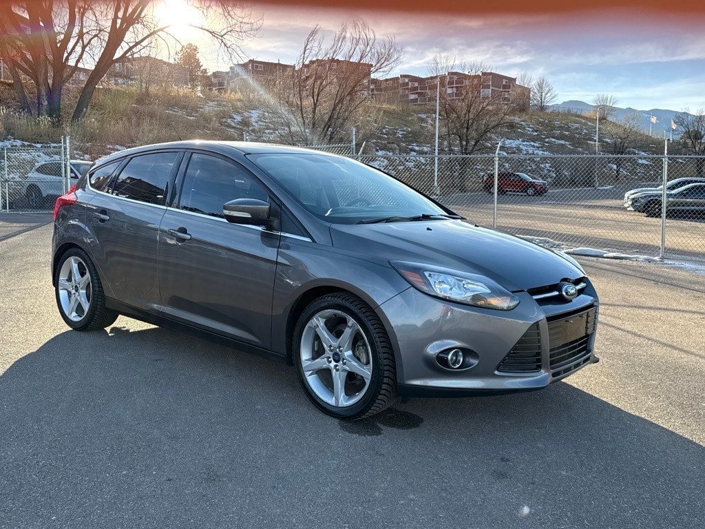 2014 Ford Focus Titanium photo 2
