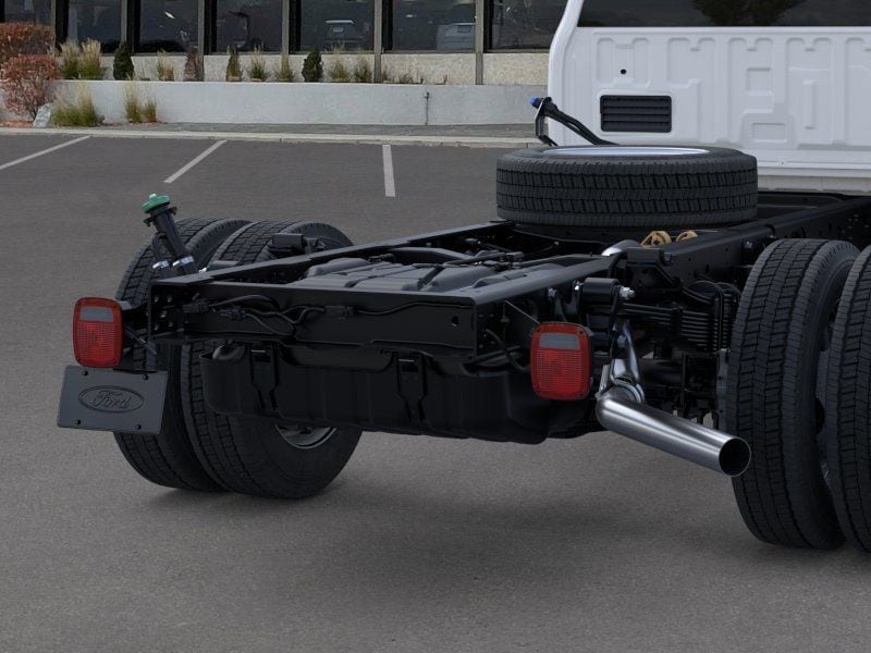 2025 Ford F-550 Super Duty Chassis Cab XL - Photo 21