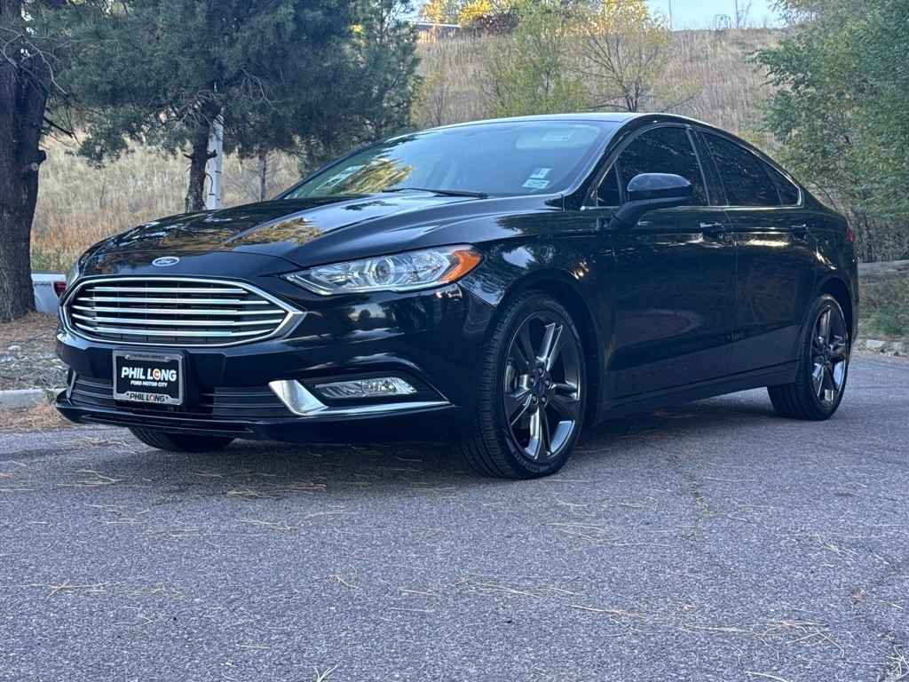Used 2017 Ford Fusion SE Sedan