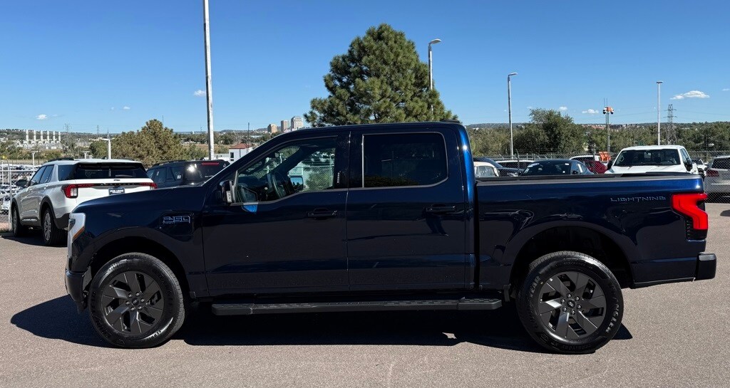2024 Ford F-150 Lightning Lariat photo 4