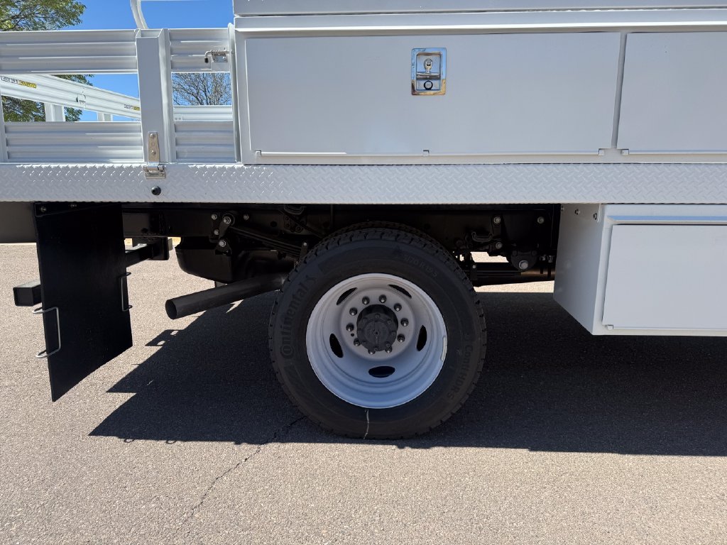 2025 Ford F-550 Super Duty Chassis Cab XL - Photo 34