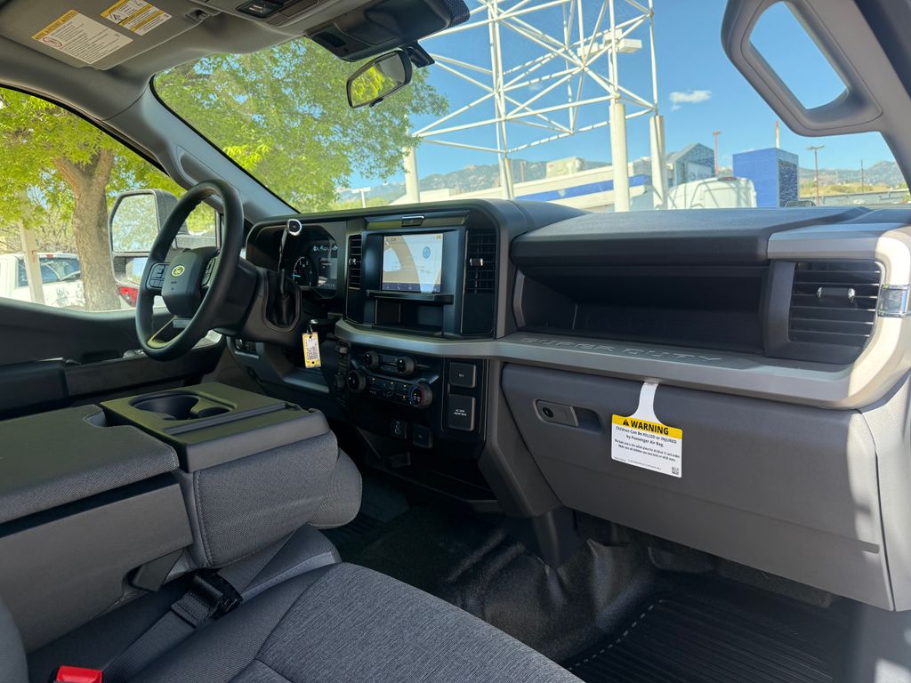2025 Ford F-550 Super Duty Chassis Cab XL - Photo 25