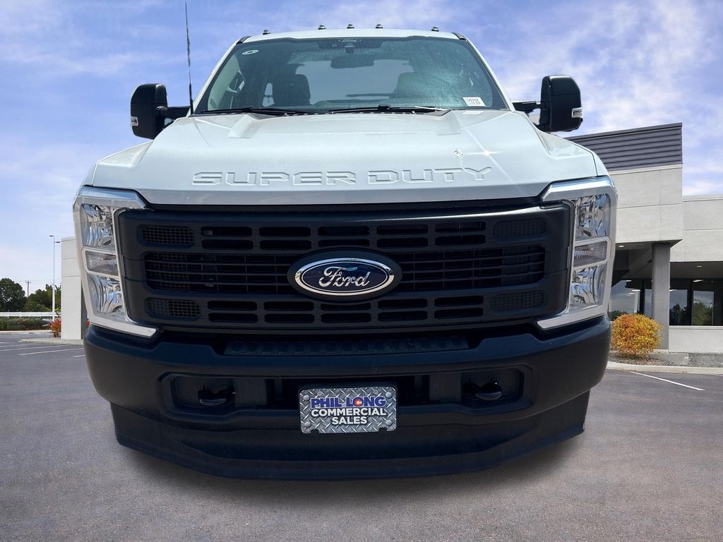 2026 Ford F-350 Super Duty Chassis Cab XL - Photo 2