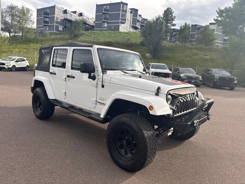 2013 Jeep Wrangler Unlimited Sahara photo 3