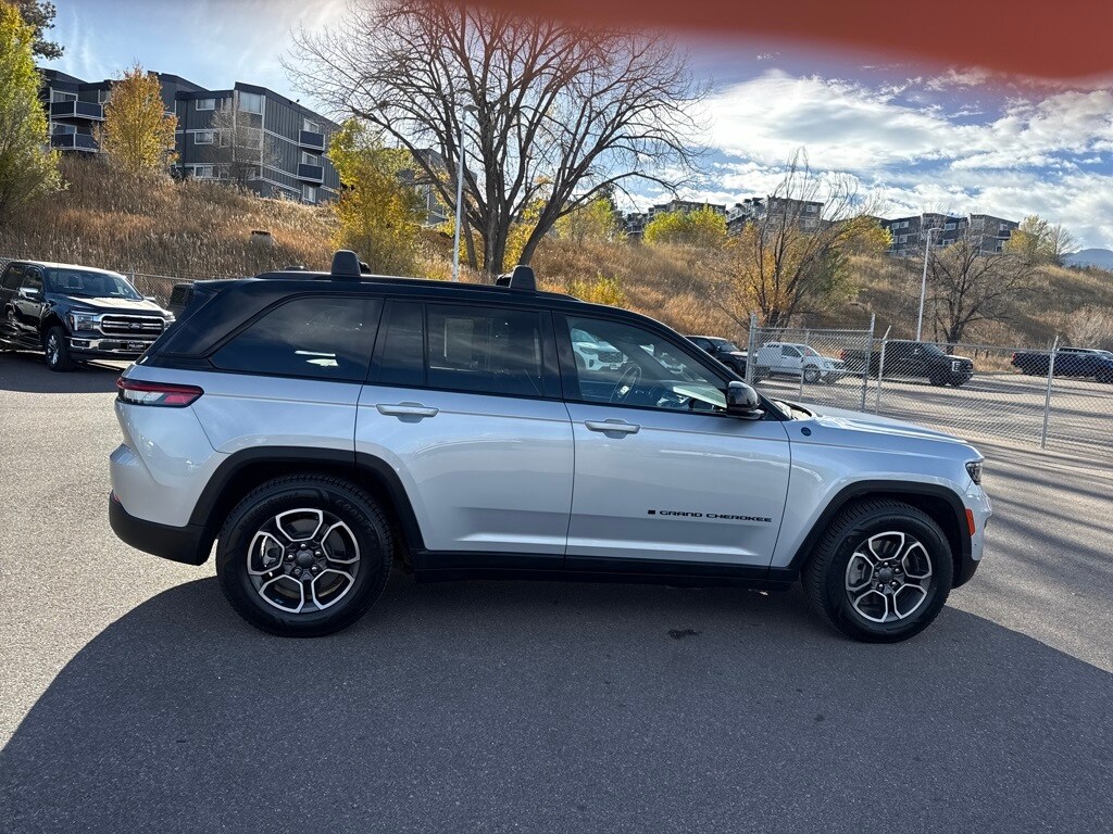 2022 Jeep Grand Cherokee Trailhawk 4xe photo 2