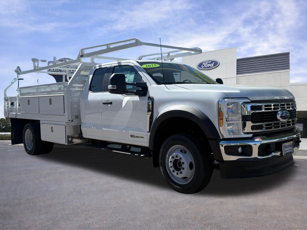 2025 Ford F-550 Super Duty Chassis Cab