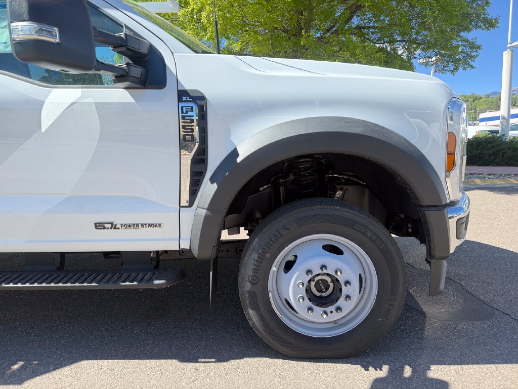 2025 Ford F-550 Super Duty Chassis Cab XL - Photo 33