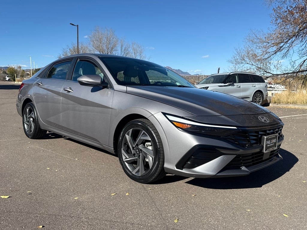 2024 Hyundai Elantra Hybrid Limited photo 2