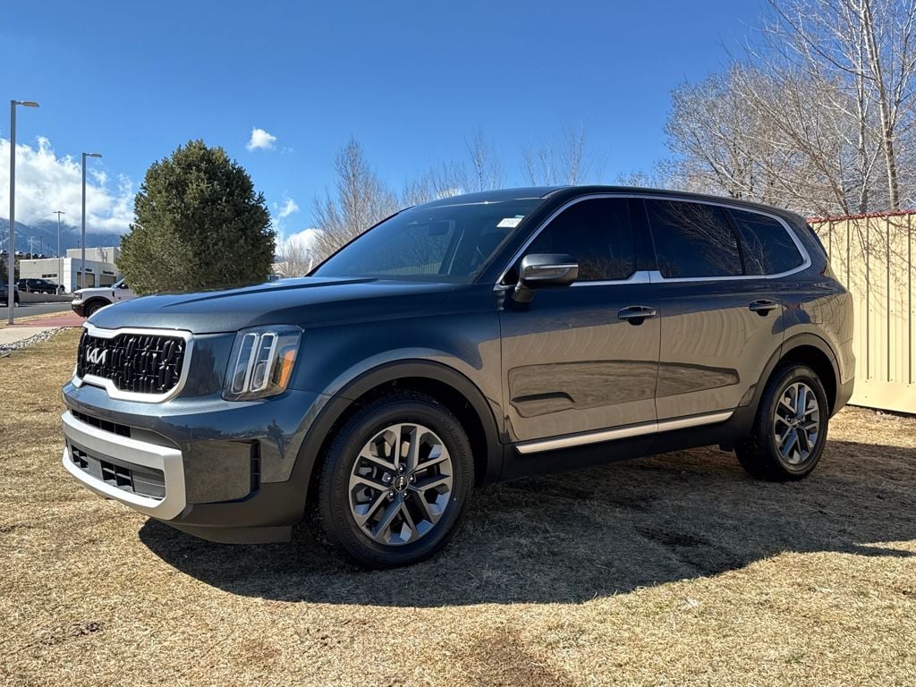 2024 Kia Telluride LX photo 4