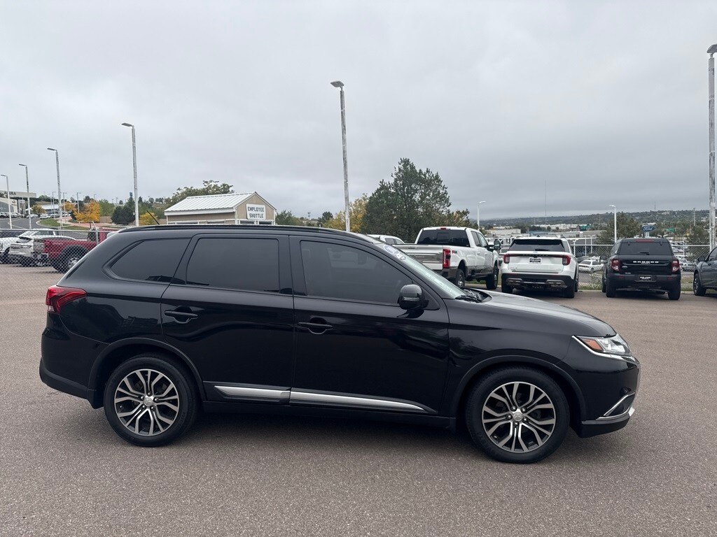 2016 Mitsubishi Outlander SEL photo 3