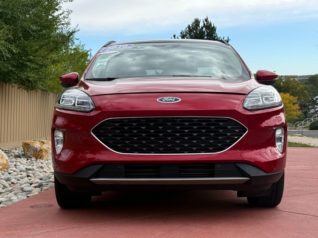 2020 Ford Escape Titanium photo 2