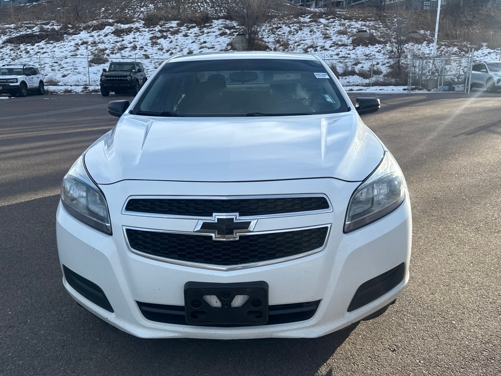 2013 Chevrolet Malibu LS photo 3