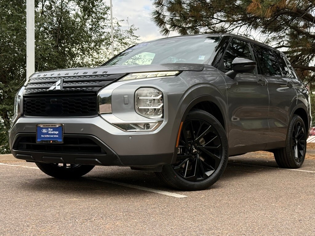 2022 Mitsubishi Outlander Black Edition photo 3