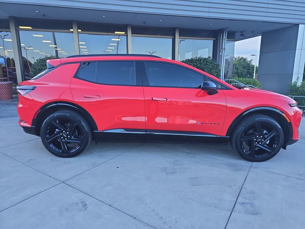 2025 Chevrolet Equinox EV 3RS photo 2