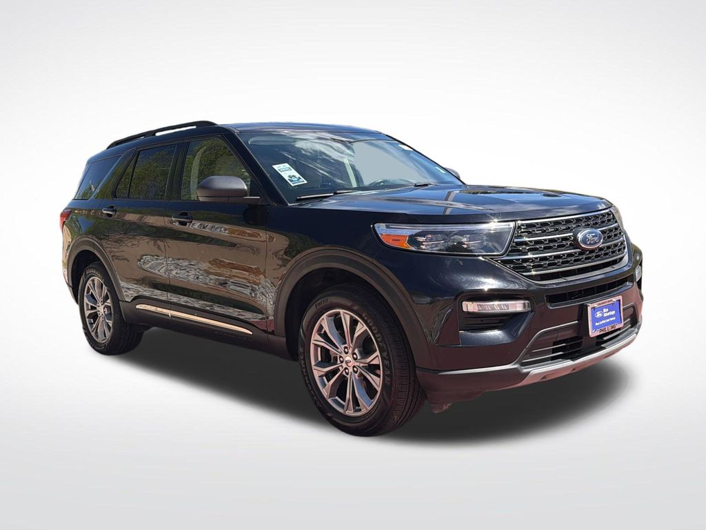 2022 Ford Explorer XLT 4WD's photo