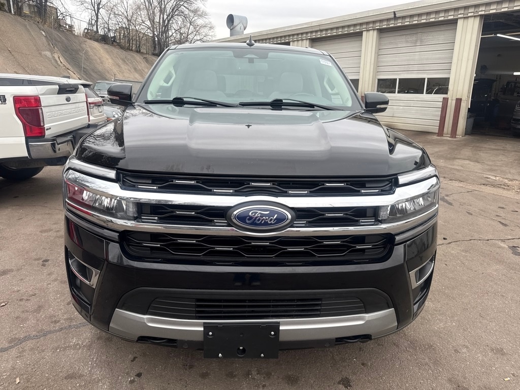 2023 Ford Expedition MAX photo 3