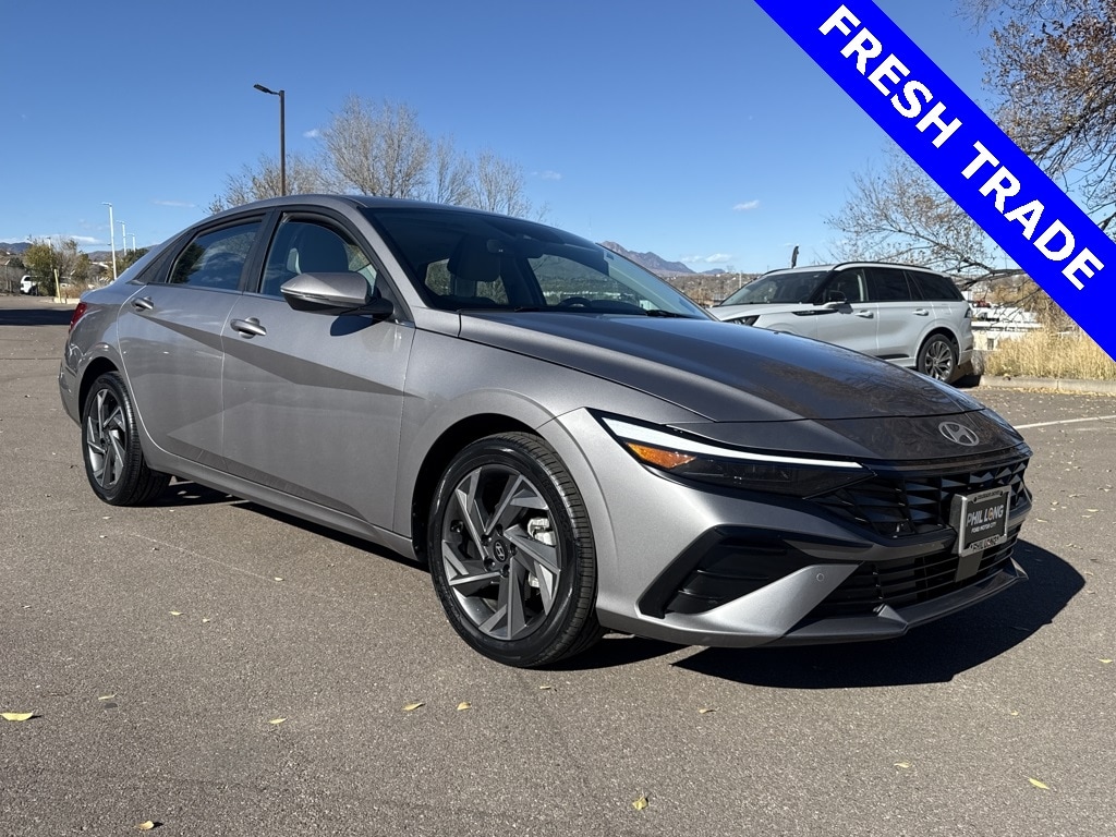 2024 Hyundai Elantra Limited's photo