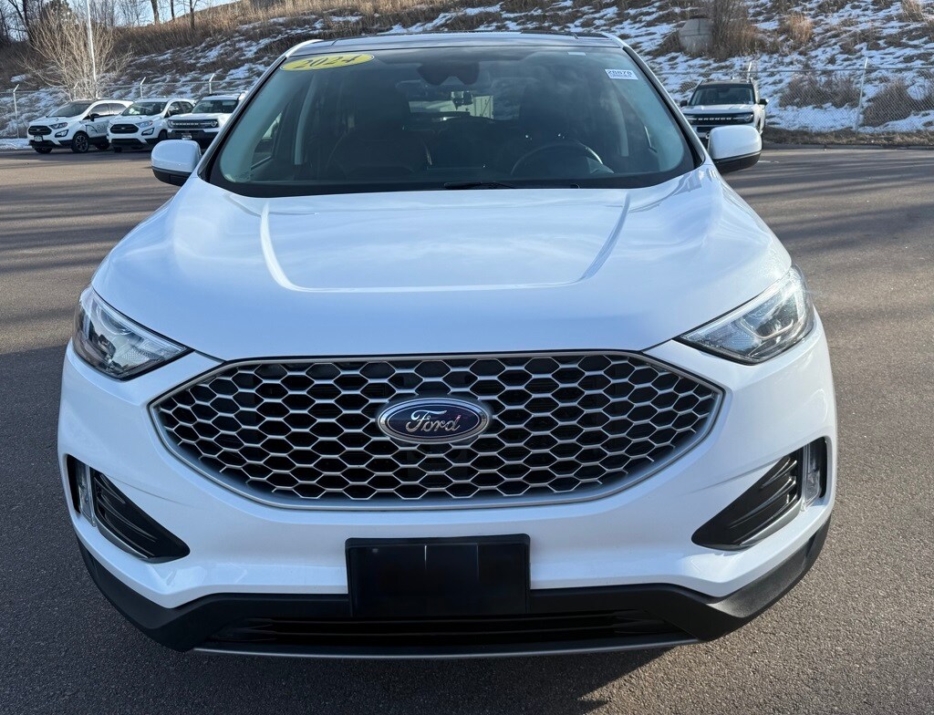 2024 Ford Edge SEL photo 3
