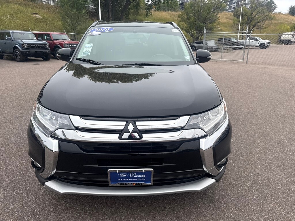 2016 Mitsubishi Outlander SEL photo 2