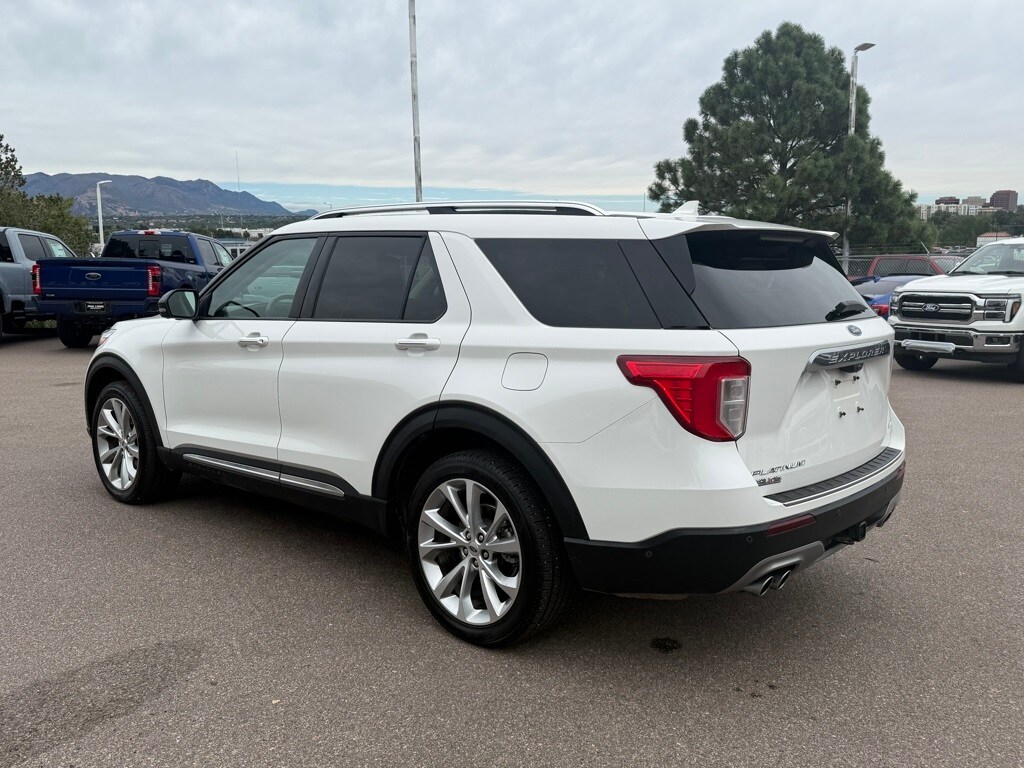 2021 Ford Explorer Platinum photo 4