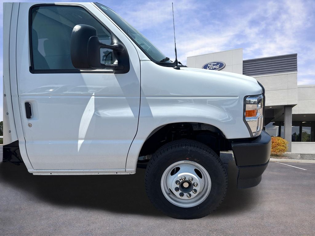 2026 Ford E-Series Cutaway Base - Photo 24