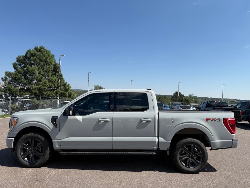 2023 Ford F-150 XLT photo 2