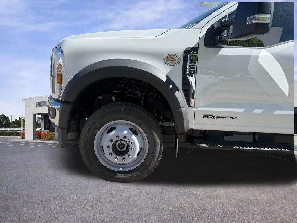 2025 Ford F-550 Super Duty Chassis Cab XL - Photo 35