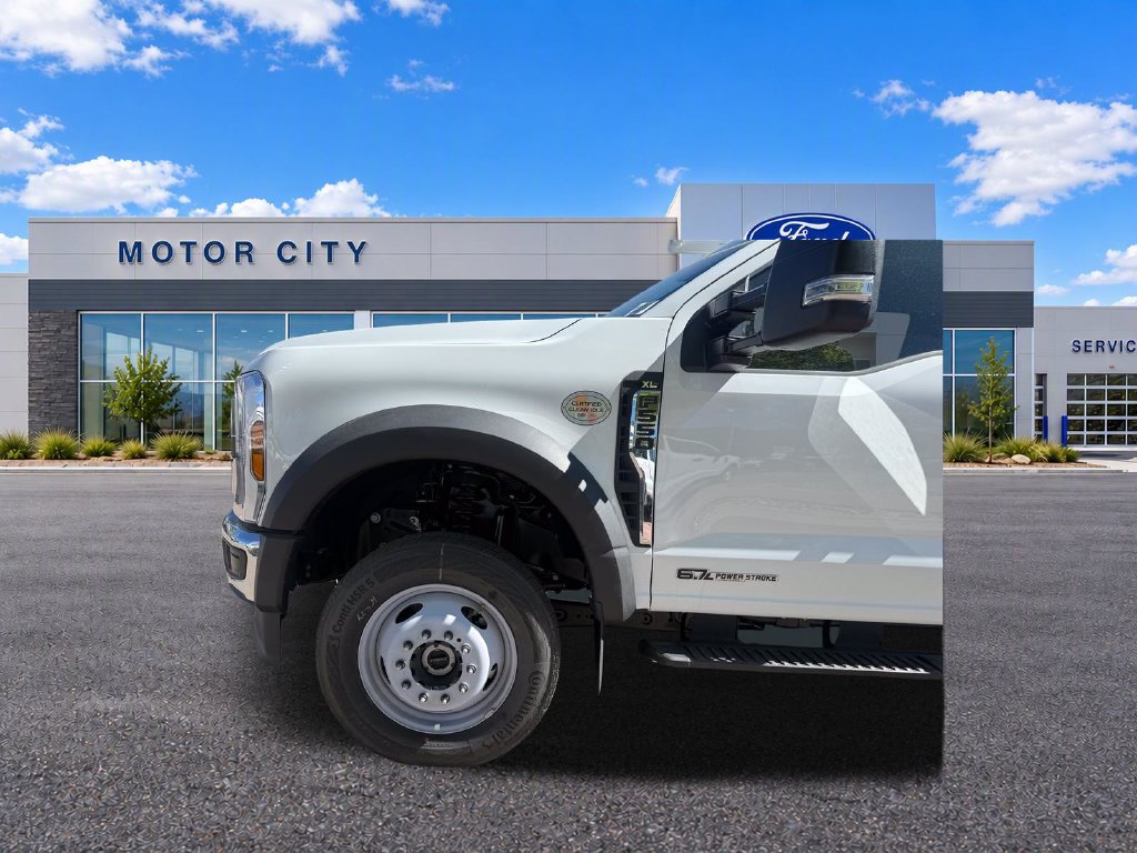 2025 Ford F-550 Super Duty Chassis Cab XL - Photo 35
