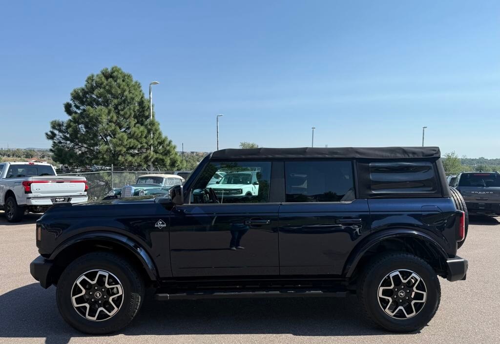 2021 Ford Bronco Outer Banks photo 2