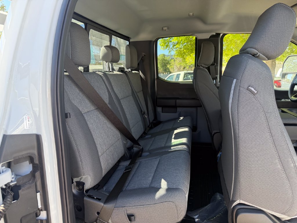 2025 Ford F-550 Super Duty Chassis Cab XL - Photo 29
