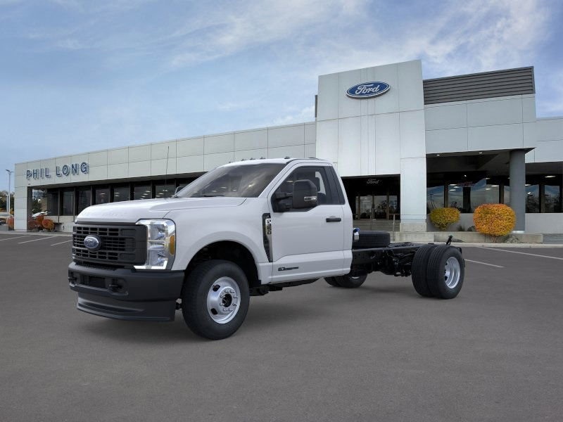 2026 Ford F-350 Super Duty Chassis Cab XL's photo