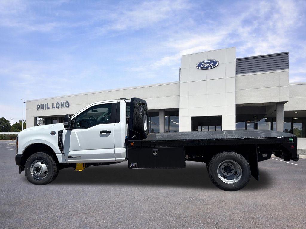 2026 Ford F-350 Super Duty Chassis Cab XL - Photo 4