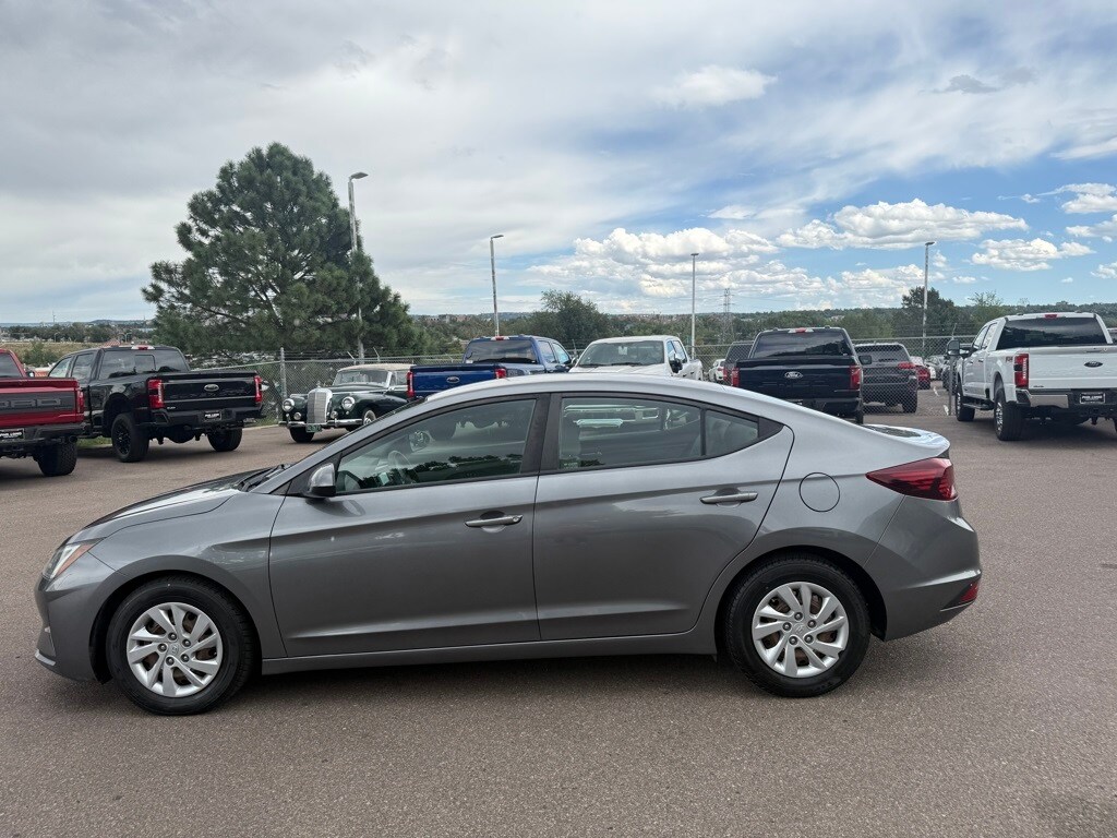 2019 Hyundai Elantra SE photo 4