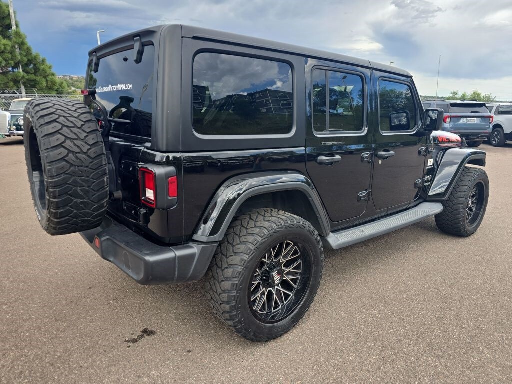 2019 Jeep Wrangler Unlimited Sahara photo 3