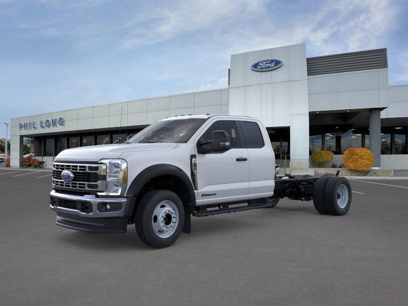 2025 Ford F-550 Super Duty Chassis Cab